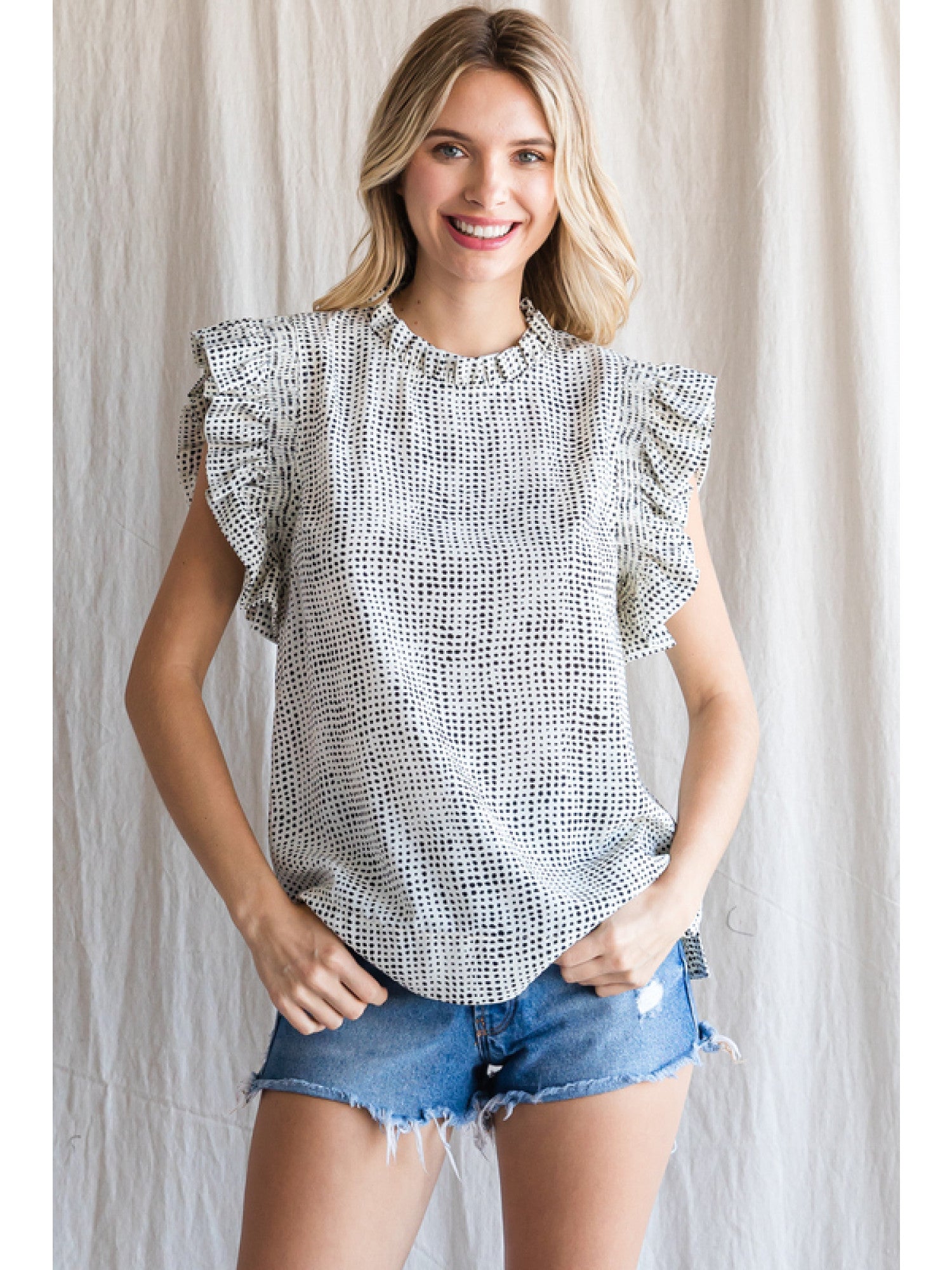 CURVY TOPS: SLEEVELESS