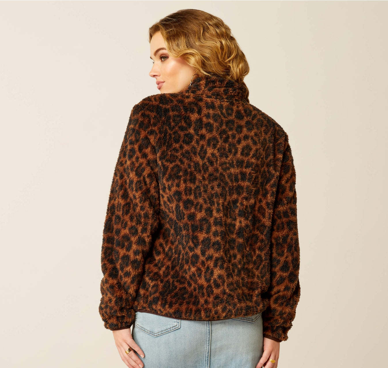 WOMEN'S TOPS: SWEATERS, SWEATSHIRTS & CARDIGANS